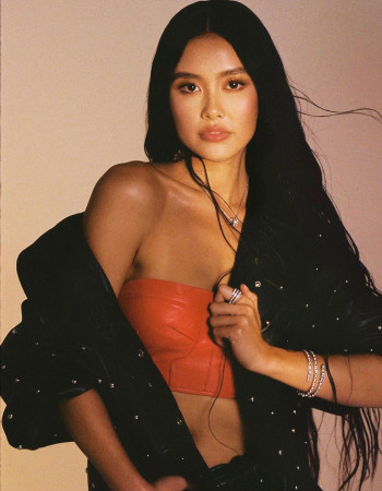 NINE BUSTIER