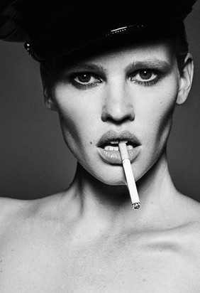 LARA STONE